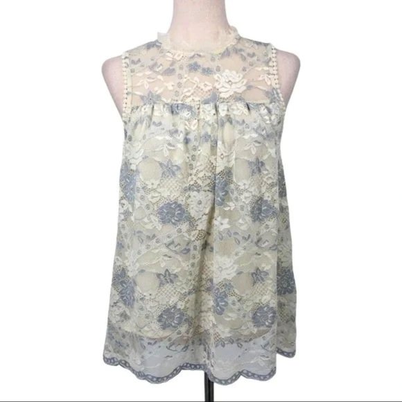 Taylor & Sage Tops - Taylor & Sage Blue & Cream Floral Lace Babydoll Top Size Small